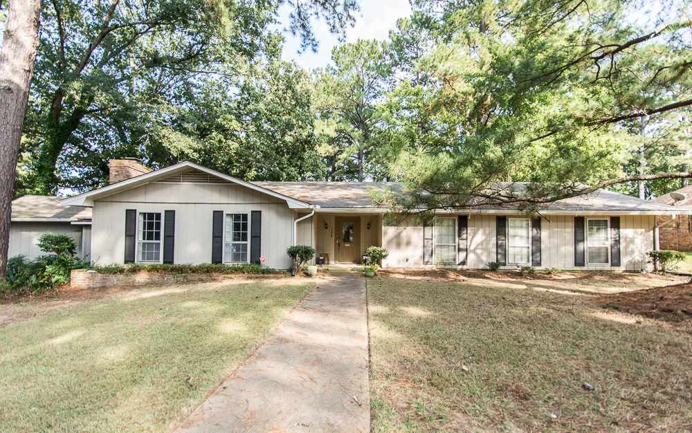 Property Photo: 1279 Ferncrest Drive MS 39211