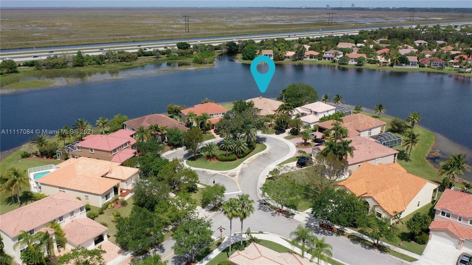 Property Photo:  762 Heritage Dr  FL 33326 