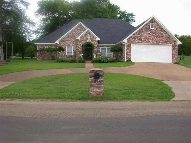 Property Photo:  716 Oak Trail Drive  MS 39046 