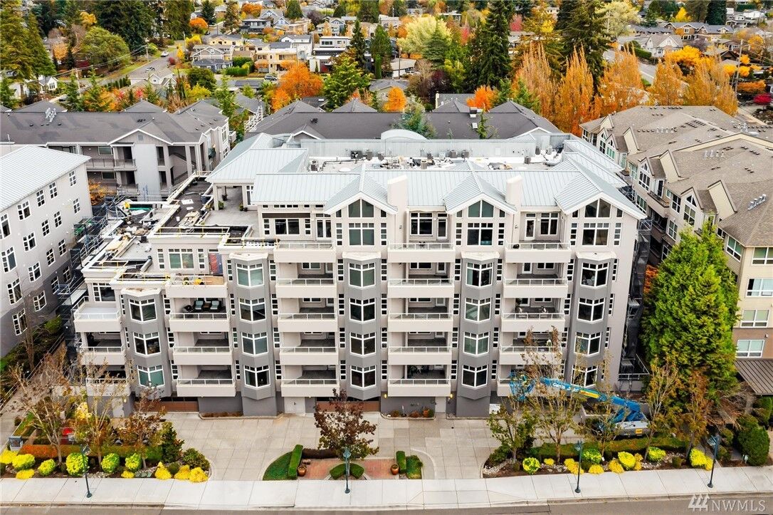 Property Photo: 520 6th Ave 3001 WA 98033