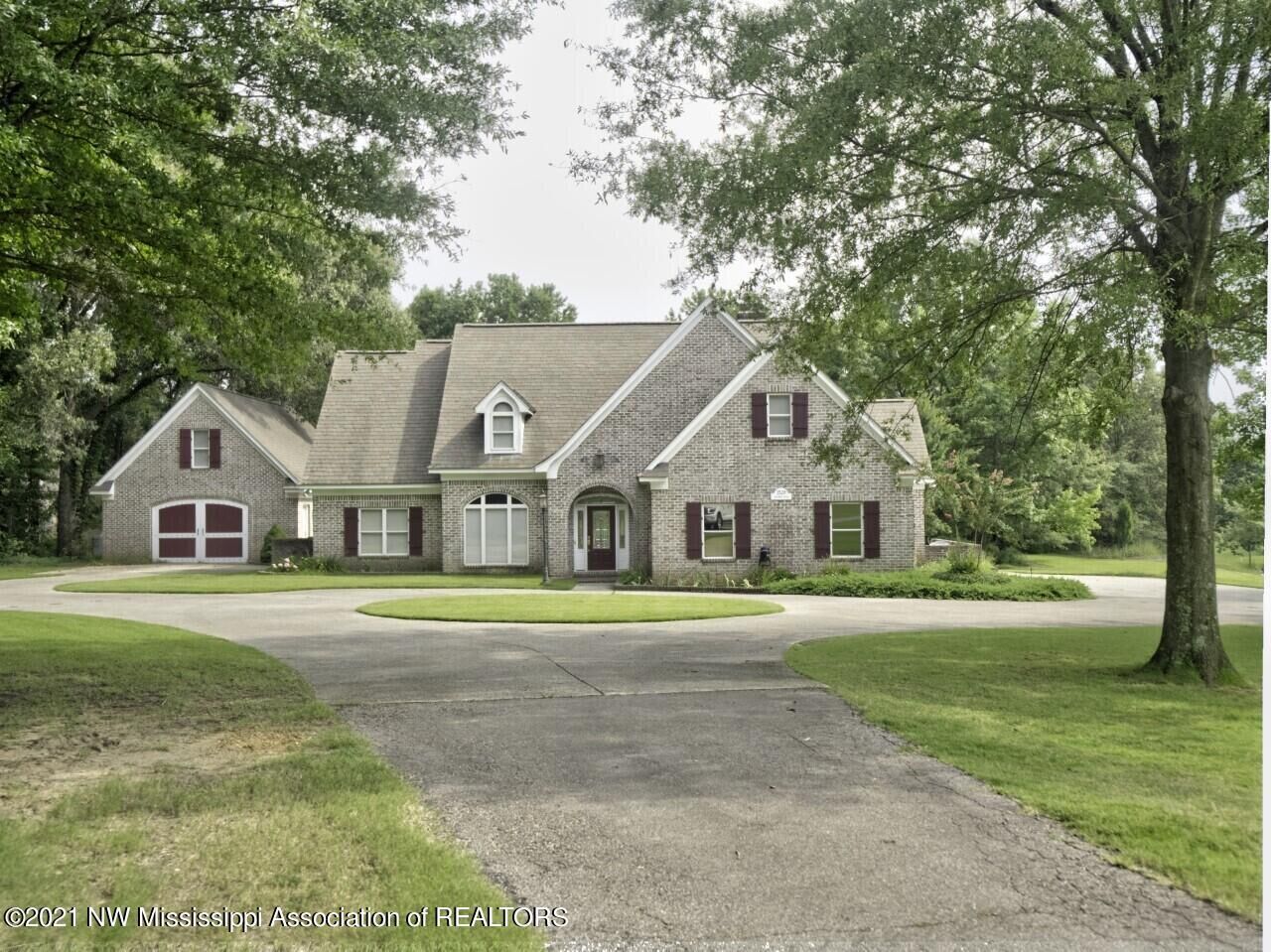 Property Photo: 1528 Baldwin Road MS 38641