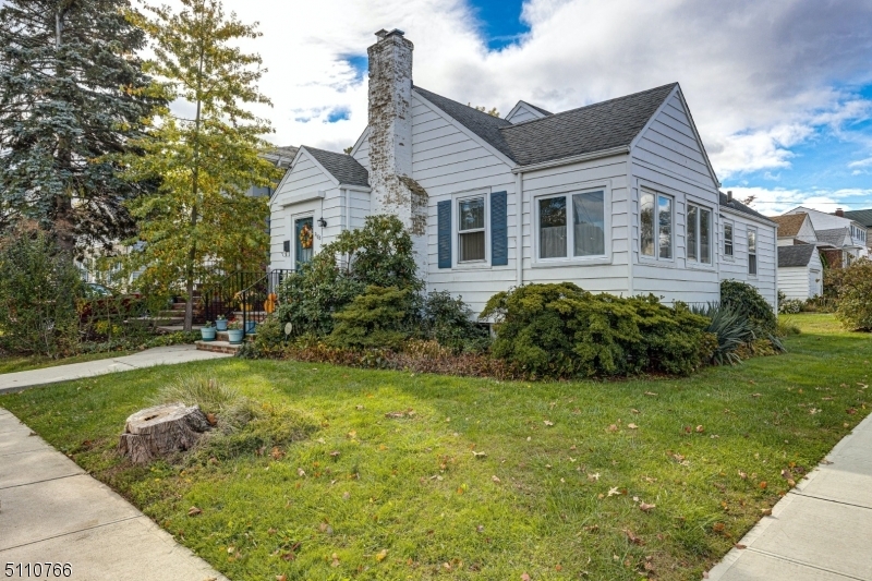 Property Photo:  2188 Vauxhall Rd  NJ 07083 