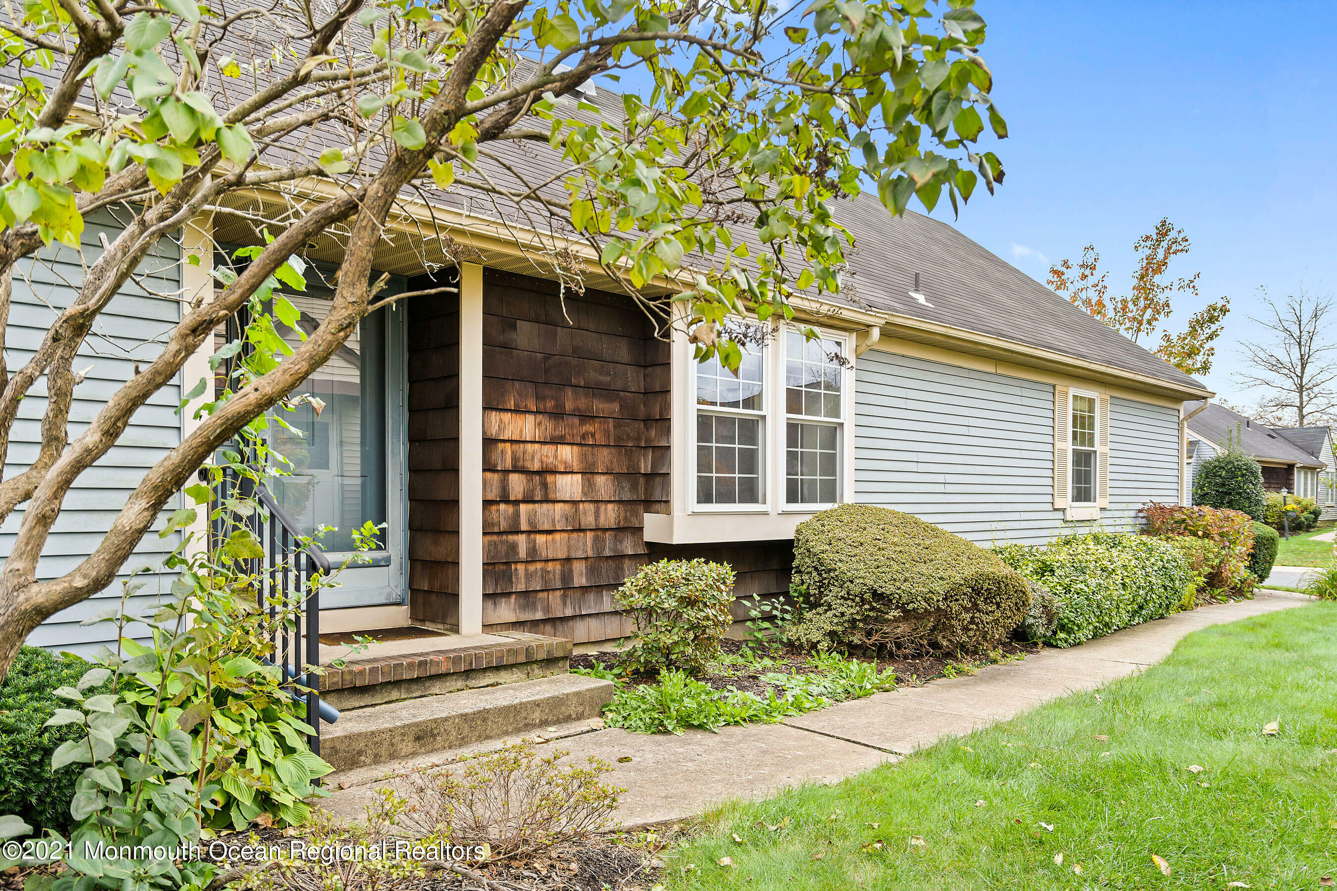 Property Photo:  9B Daniel Webster Avenue  NJ 08831 