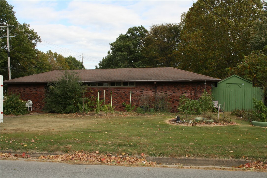 Property Photo:  701 Maple Drive  AR 72764 