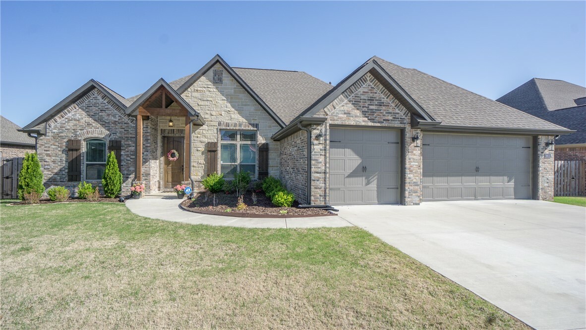 Property Photo:  5603 W Lakewood Drive  AR 72758 