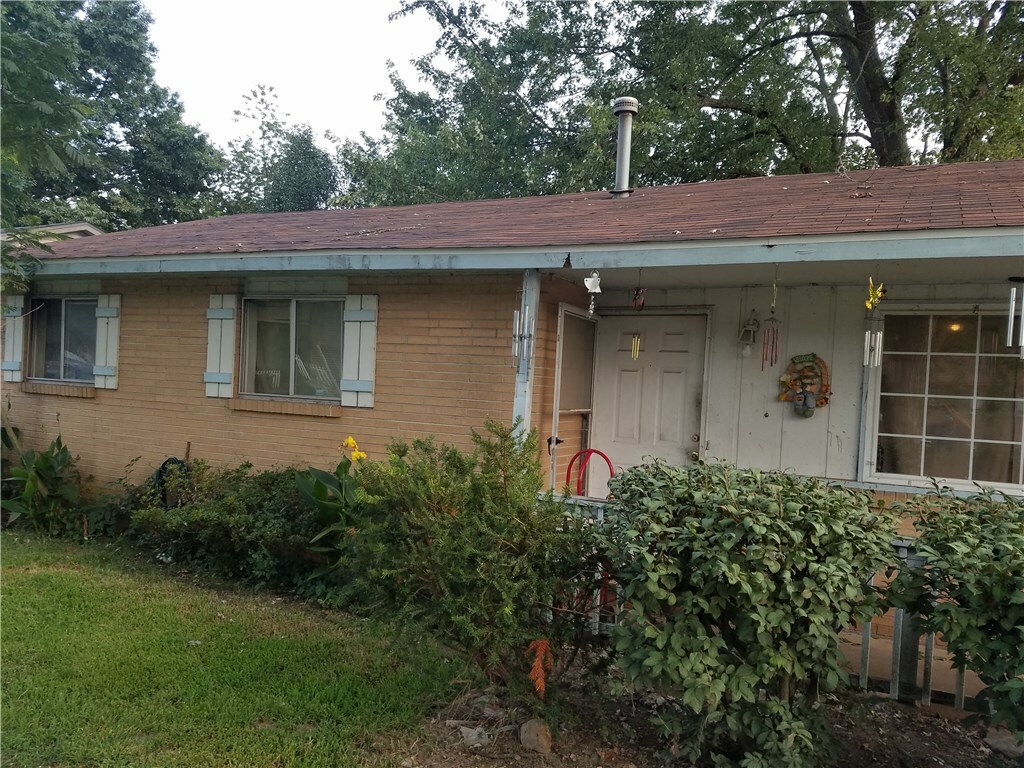 Property Photo:  1520 W Janda Drive  AR 72756 