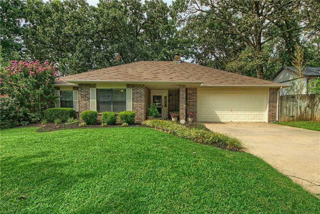 Property Photo:  2703 W Ash Street  AR 72758 