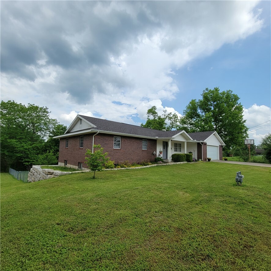 Property Photo:  107 Carter Street  AR 72616 