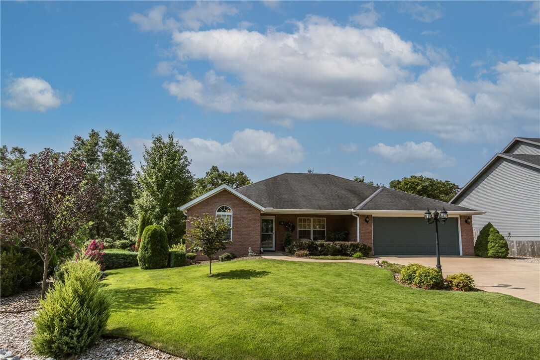 Property Photo:  18 Dunbarton Lane  AR 72715 