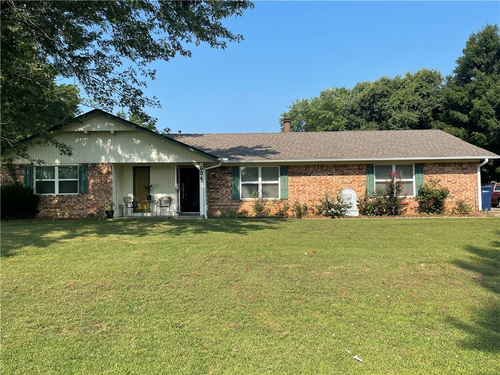 Property Photo:  604 Rolling Hills Drive  AR 72761 