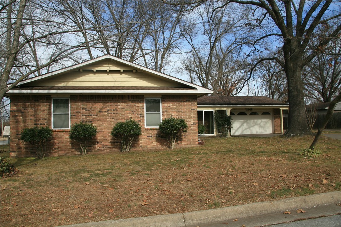 Property Photo:  2748 W White Oak Drive  AR 72758 