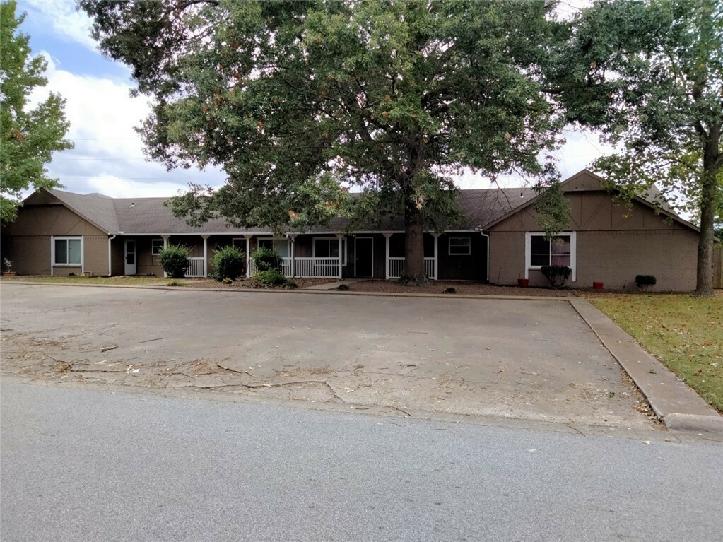 Property Photo:  1504-1510 W Janda Drive  AR 72756 