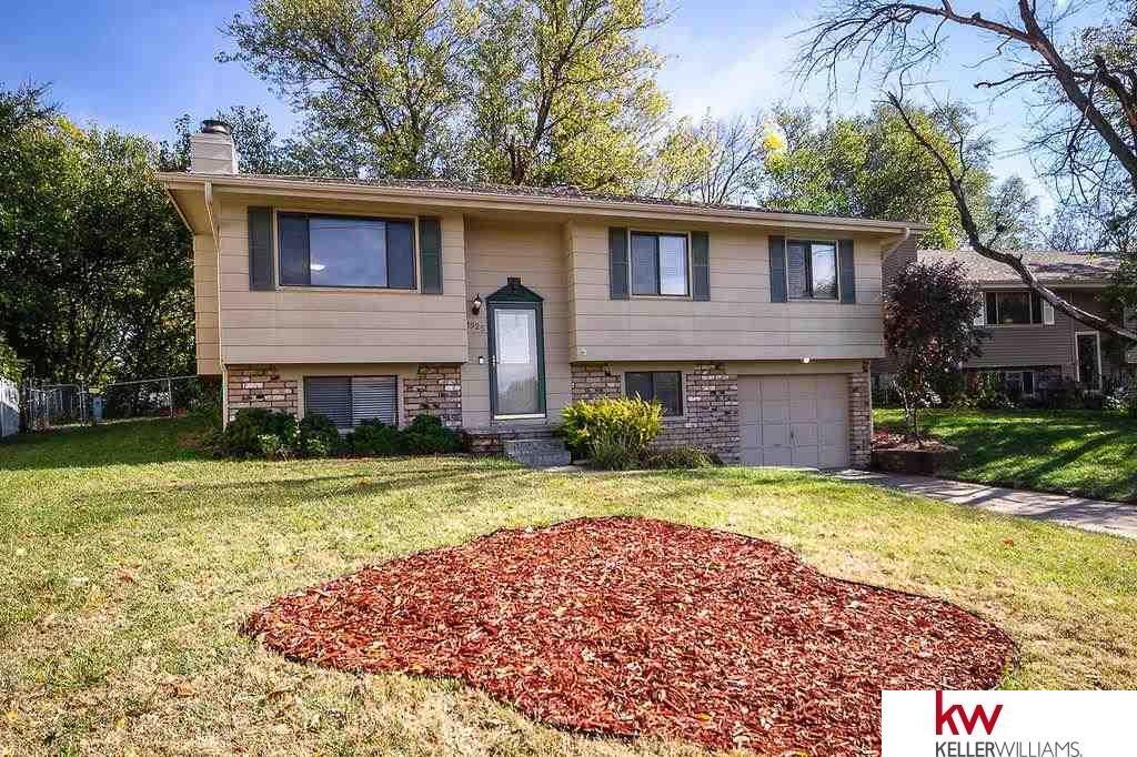 Property Photo: 11925 S 33rd NE 68123