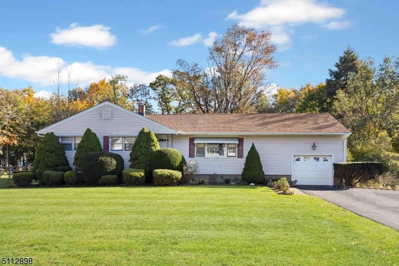 Property Photo:  6 Foothills Dr  NJ 07444 