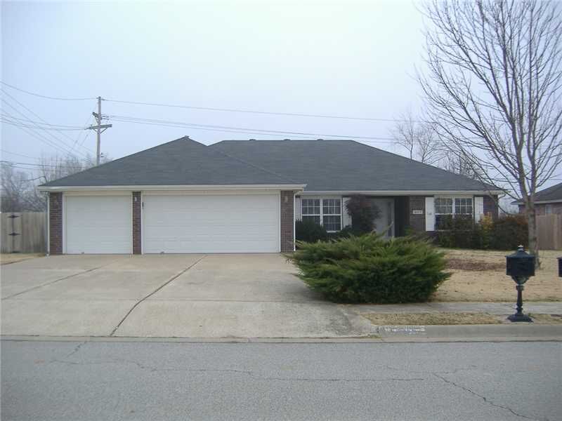 Property Photo: 207 NW Freestone Street AR 72712