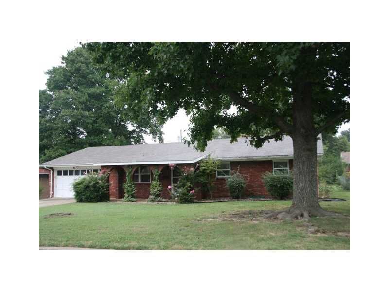 Property Photo: 1519 W Gum Street AR 72758