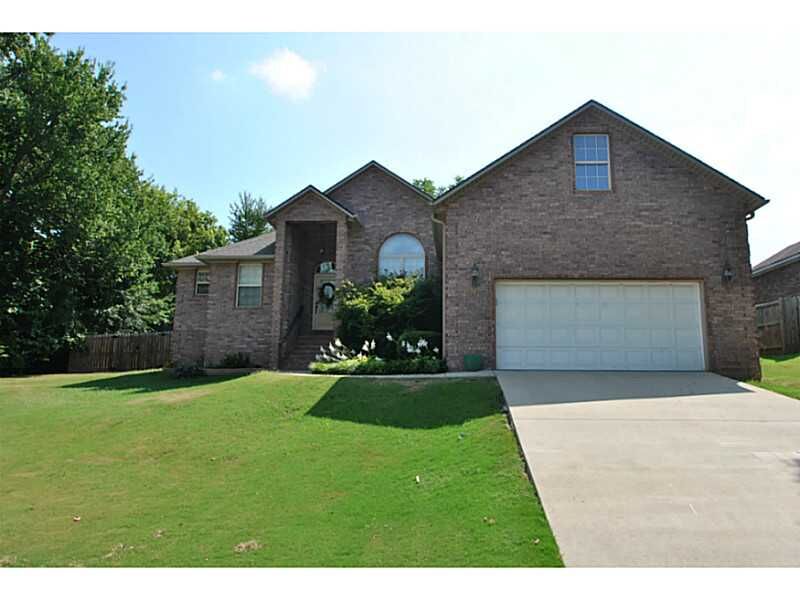 Property Photo:  504 NW J Street  AR 72712 