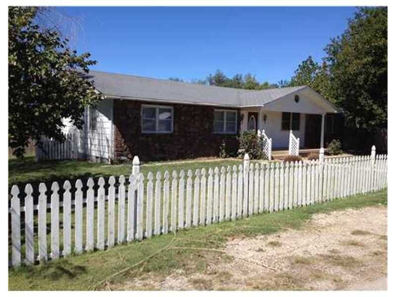 Property Photo:  105 McCall Street  MO 64874 