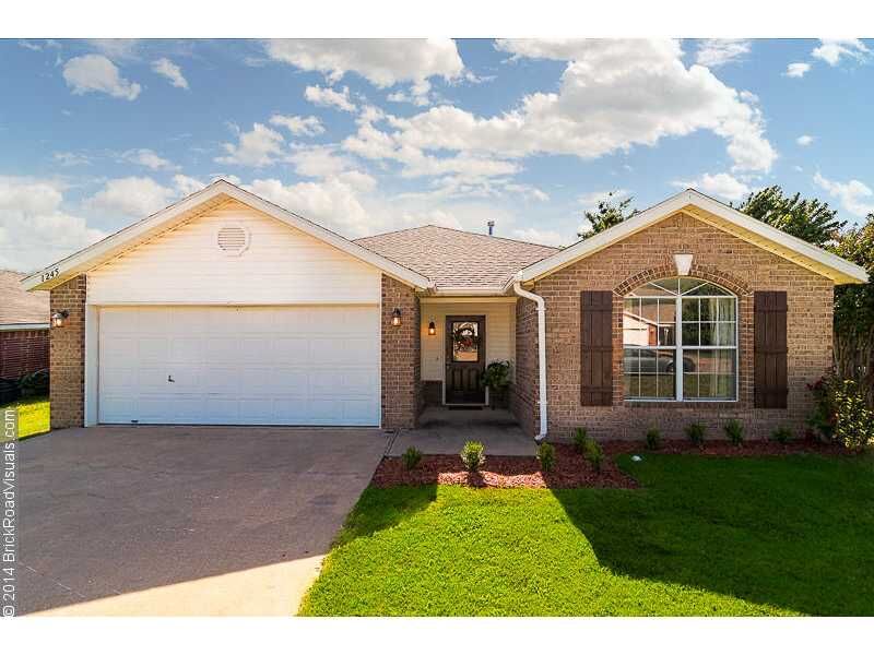 Property Photo: 1245 S Camellia Lane AR 72704
