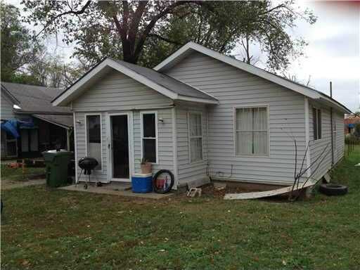 Property Photo:  1010 N C Street  AR 72756 