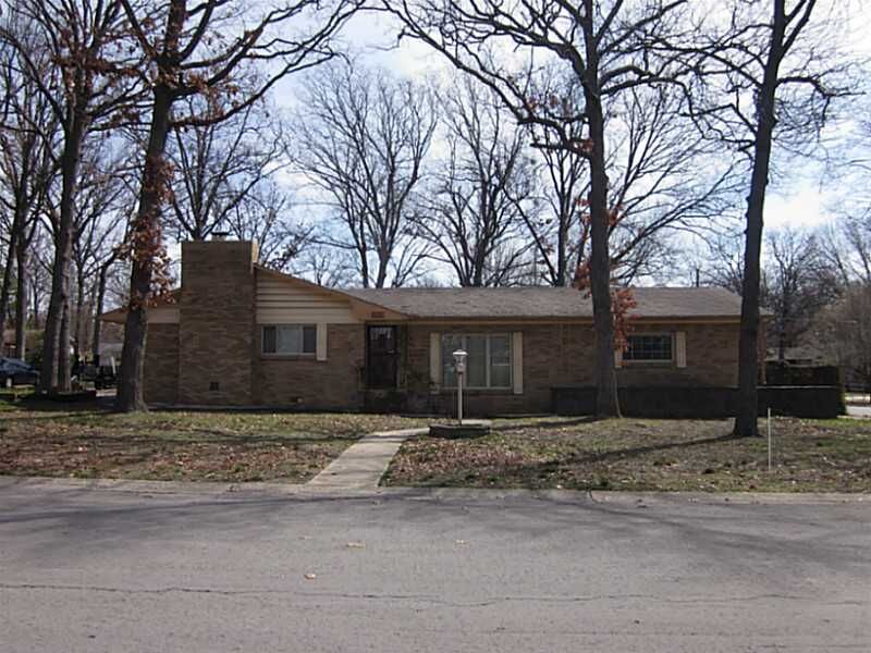 Property Photo: 921 S 14th Place AR 72758