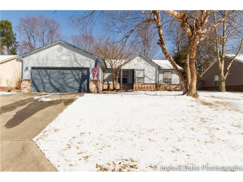 Property Photo:  1612 N Stable Avenue  AR 72703 