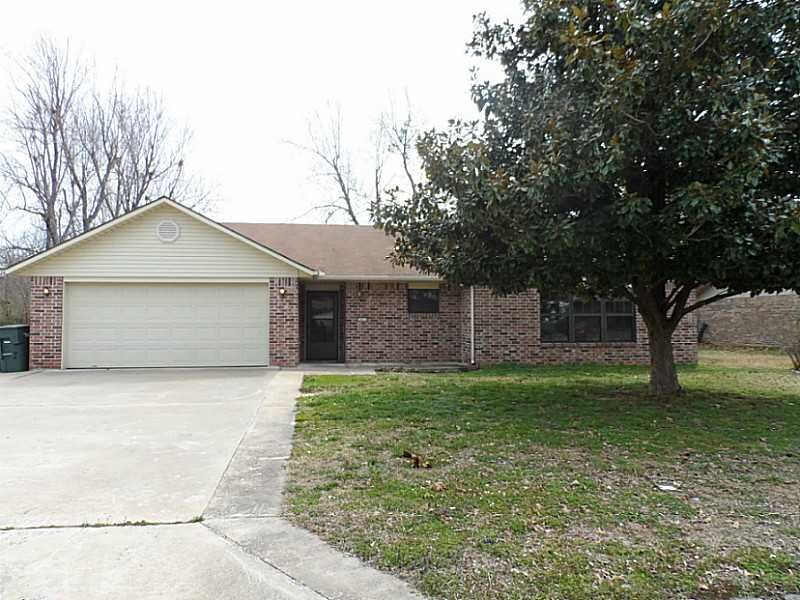 Property Photo: 2431 E Magnolia Drive AR 72703