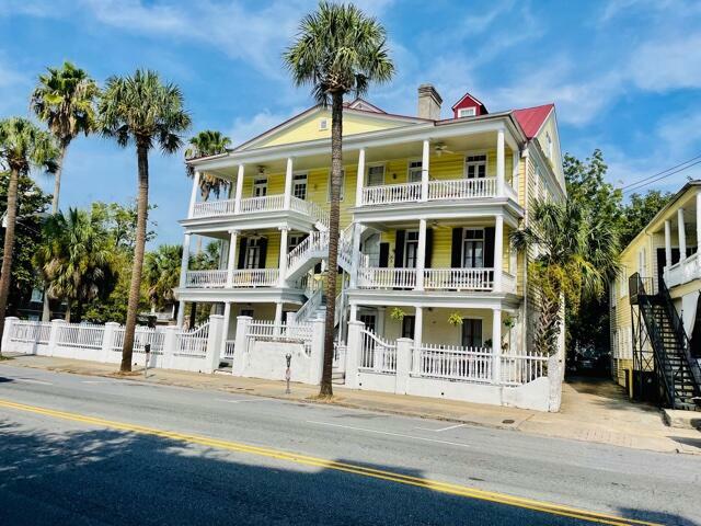 Property Photo:  210 Calhoun Street C  SC 29401 