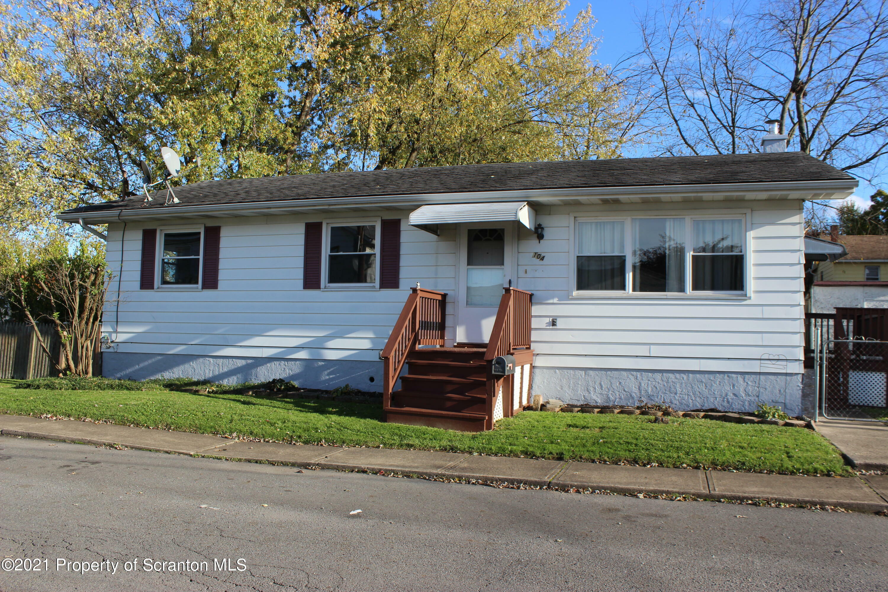 Property Photo:  104 Williams Street  PA 18518 