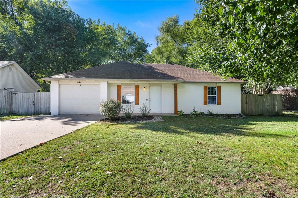 Property Photo:  506 SE 12th Street  AR 72712 