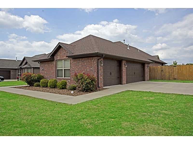 Property Photo: 1509 Kelley Drive AR 72756
