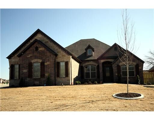 Property Photo: 1031 Hunter'S Pointe Drive AR 72712
