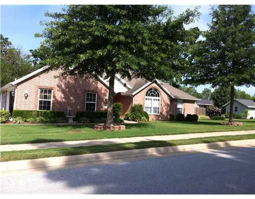 Property Photo:  707 Pennington Street  AR 72745 