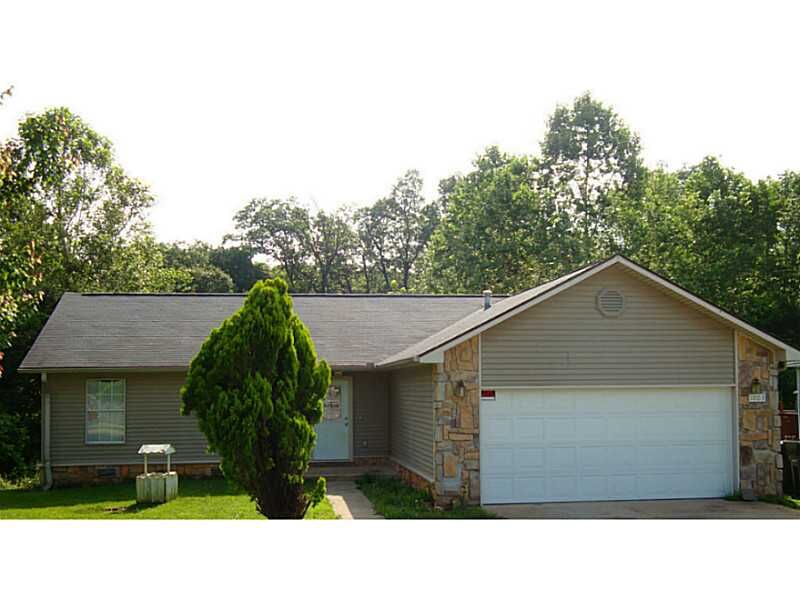 Property Photo:  1003 S E Street  AR 72756 