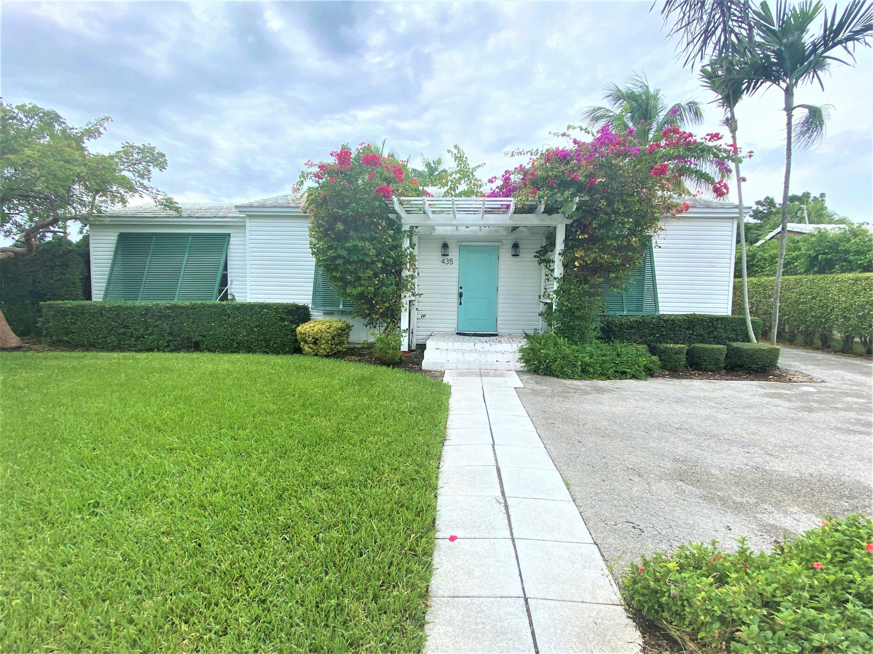 Property Photo:  435 NE Wavecrest Way  FL 33432 