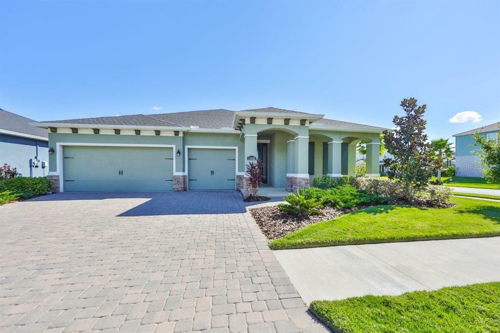 Property Photo:  11642 Lake Lucaya Drive  FL 33579 