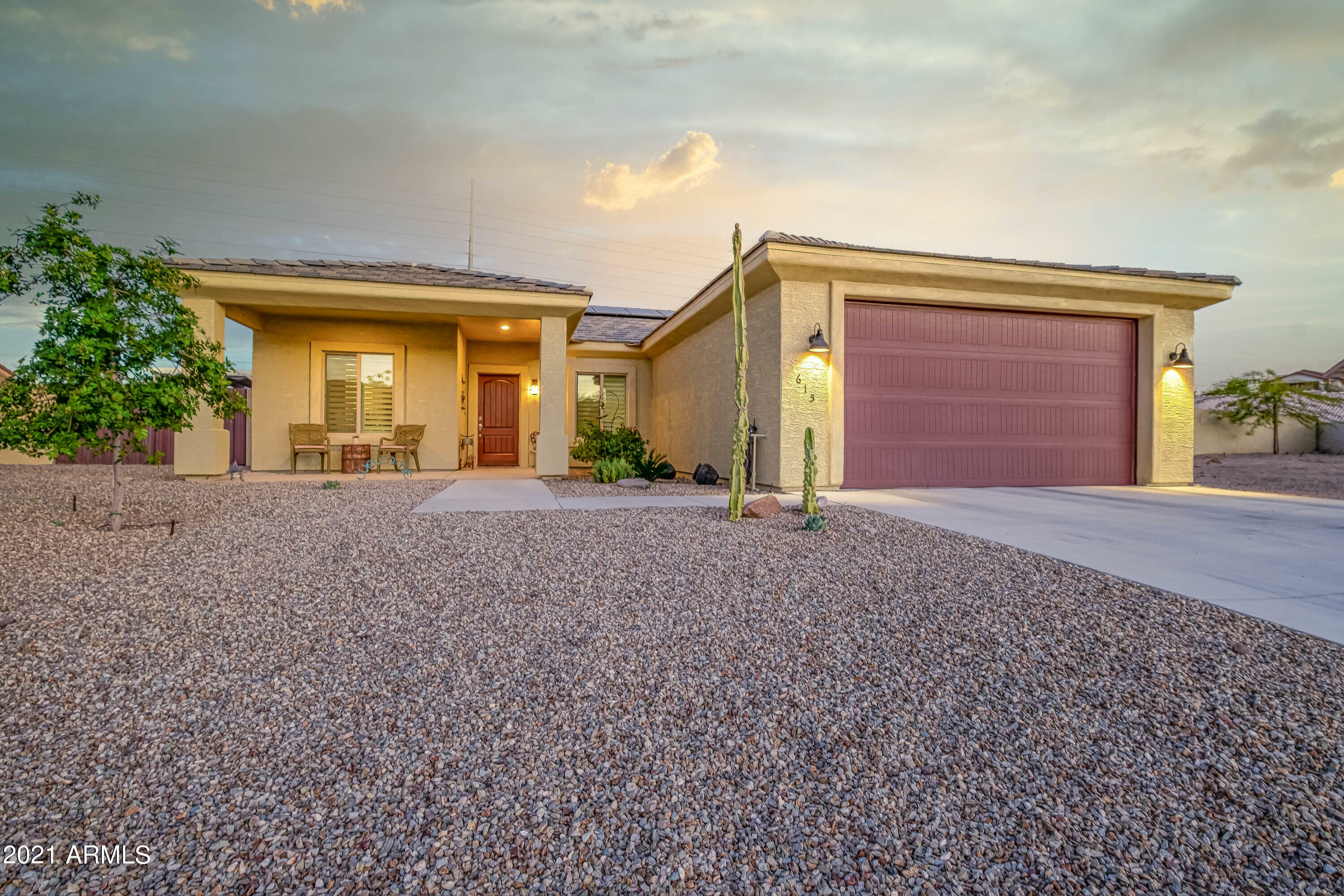 Property Photo:  615 N Sierra Vista Drive  AZ 85390 