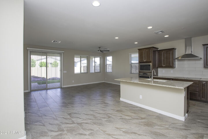 Property Photo: 3874 E Loma Vista Street AZ 85295