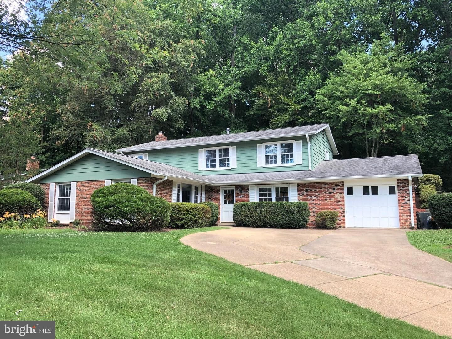 Property Photo:  8618 Grosvenor Court  VA 22031 