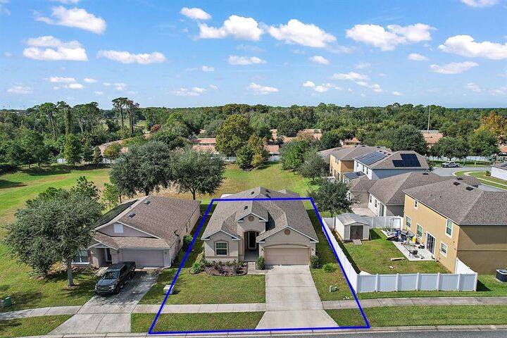 Property Photo: 2375 Martins Run FL 32778