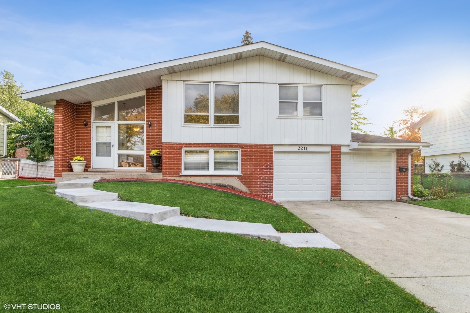 Property Photo: 2211 Birch Lane IL 60008
