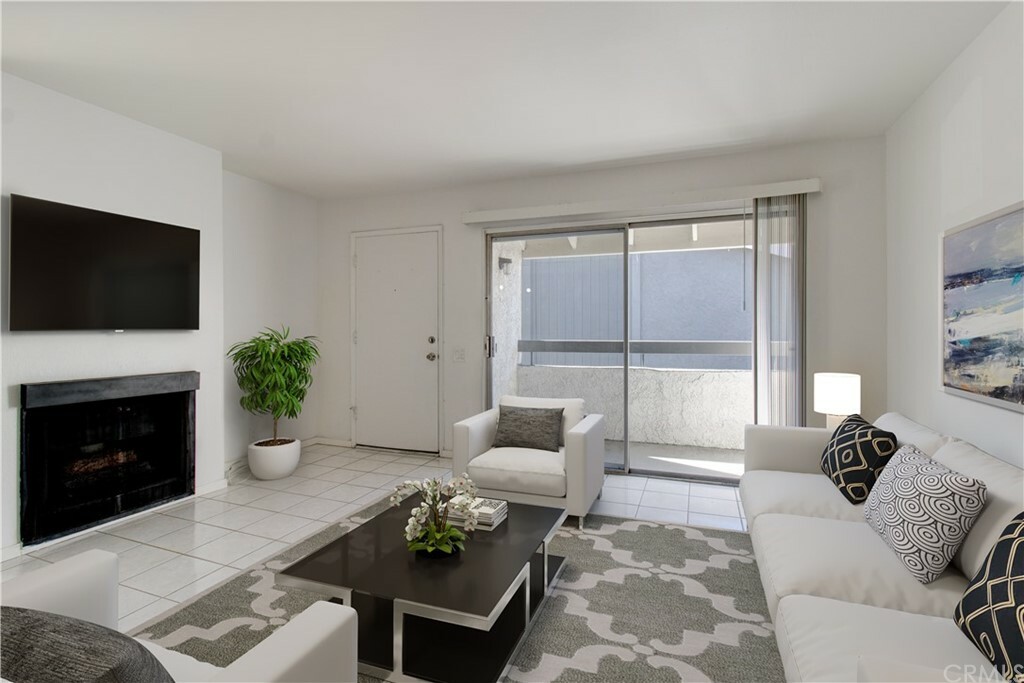 Property Photo:  2847 S Fairview Street H  CA 92704 