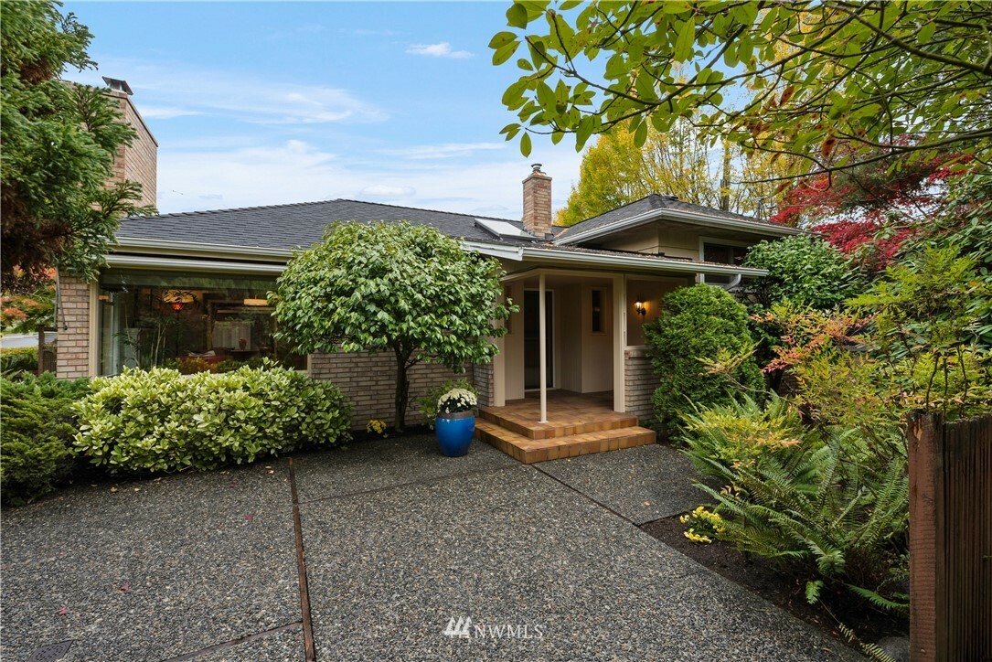 Property Photo:  11756 3rd Avenue NW  WA 98177 