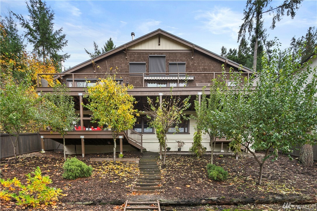 Property Photo:  1021 206th Ave NE  WA 98074 