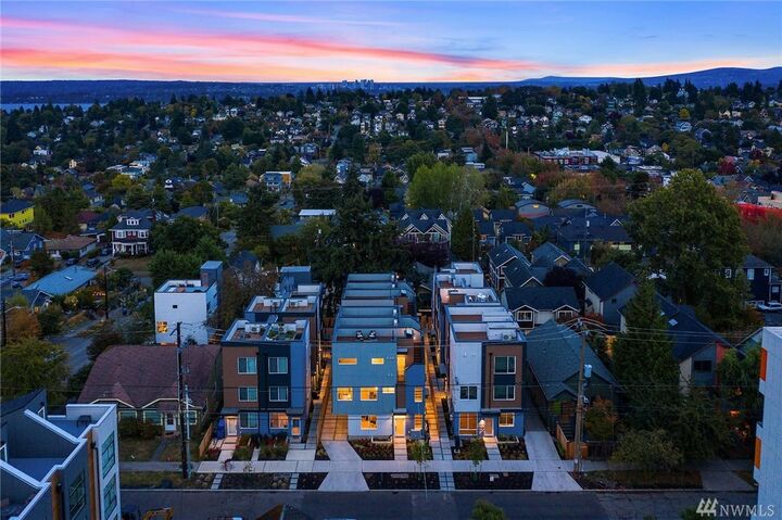 Property Photo: 1424 B 24th Ave WA 98122