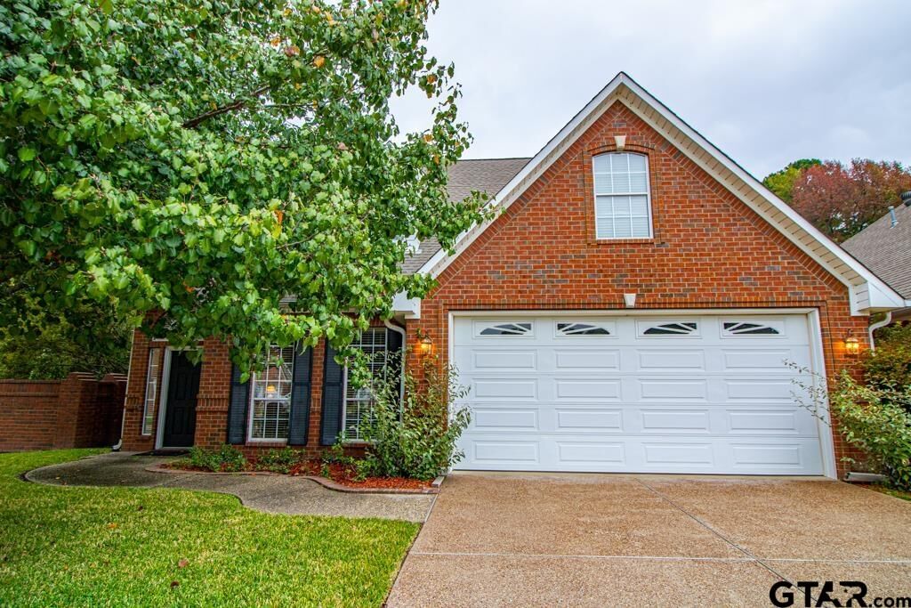 Property Photo:  5401 Ashbury Court  TX 75703 