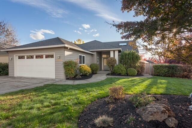 3484 Viewpoint Drive  Medford OR 97504 photo