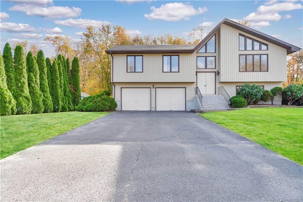 Property Photo: 27 Somerset Drive CT 06095