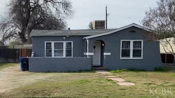 Property Photo:  908 Estes Avenue  CA 93212 