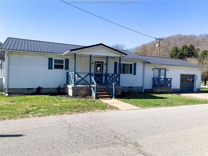20 2nd Avenue W  Madison WV 25130 photo